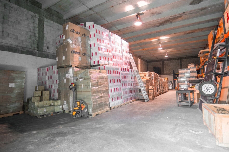 More Photos Of 7800 W 25th Ct, Hialeah Manufacturing For Sale