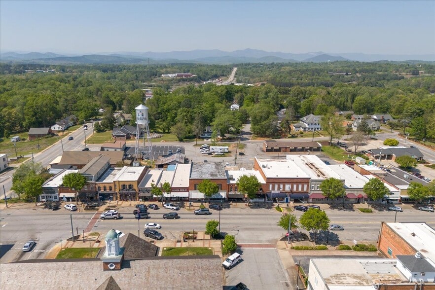 More Photos Of 303 E Main St, Pickens General Retail For Sale