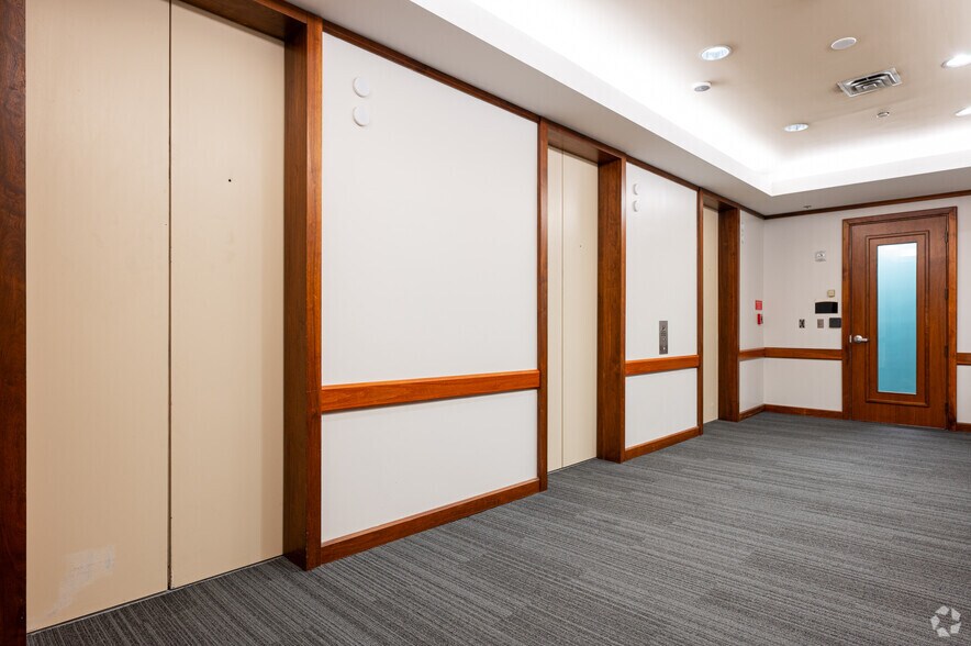 More Photos Of 7501 Boulder View Dr, North Chesterfield Unknown For Lease