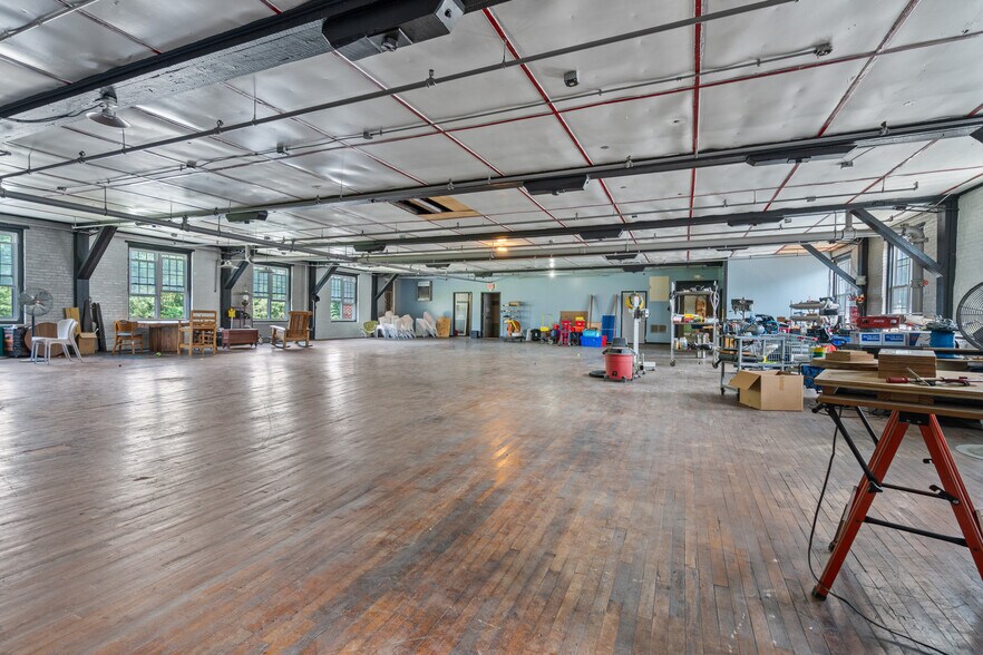 More Photos Of 500 Bridge St, Weissport Restaurant For Sale