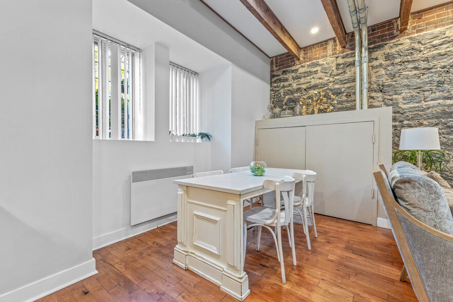 More Photos Of 1023 Rue Berri, Montréal Apartments For Sale