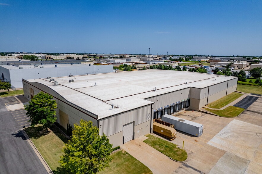 More Photos Of 12322 E 55th St, Tulsa Distribution For Lease