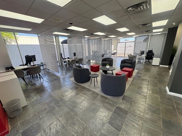 More Photos Of 5712 Southwest Fwy, Houston Auto Dealership For Lease