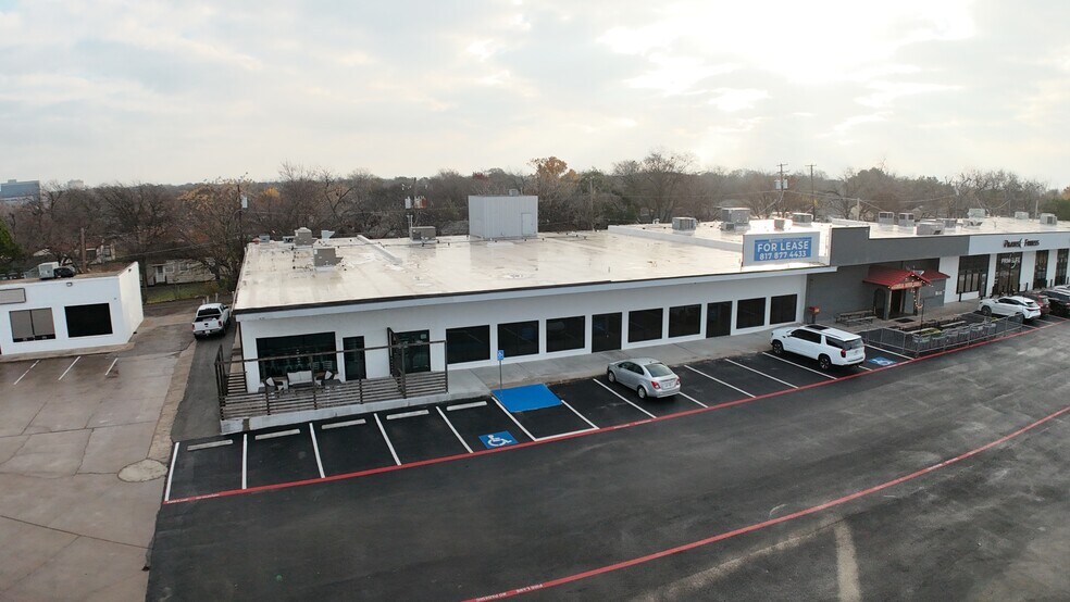More Photos Of 7201 Camp Bowie Blvd, Fort Worth Freestanding For Lease