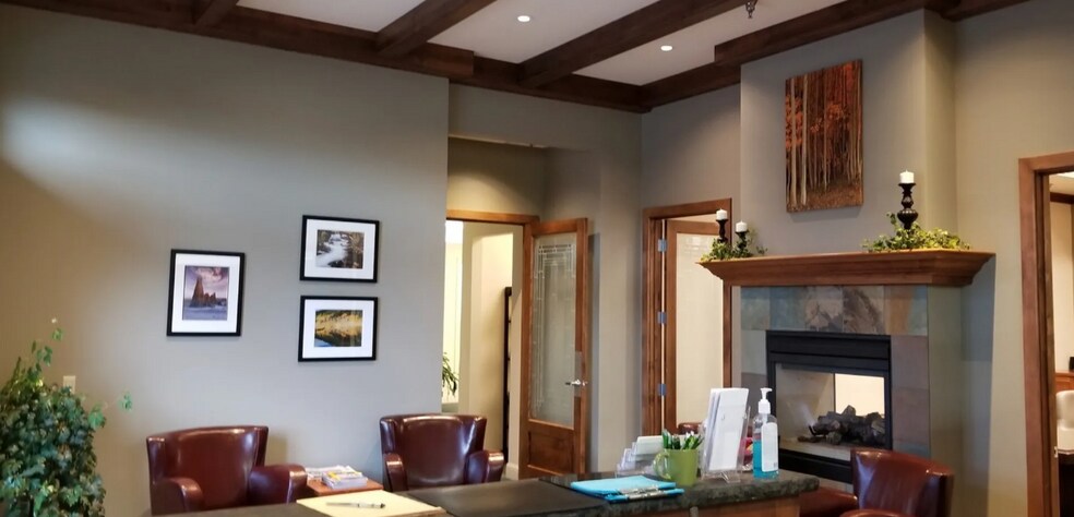 More Photos Of 160 W Huffaker Ln, Reno Office For Lease