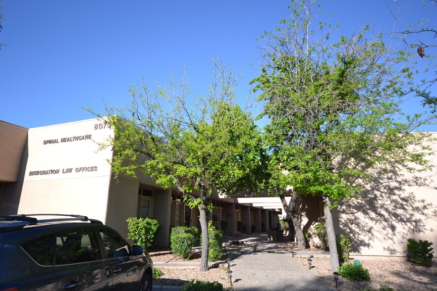 More Photos Of 8075 E Morgan Trl, Scottsdale Medical For Lease