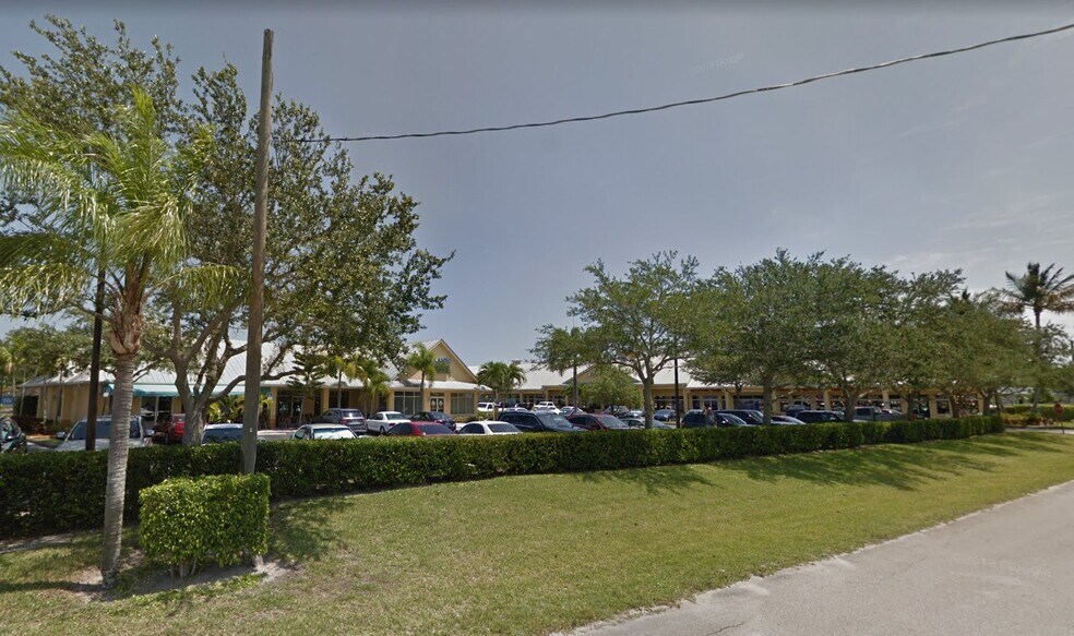 More Photos Of 1601-1619 NW Federal Hwy, Stuart Storefront Retail Office For Lease