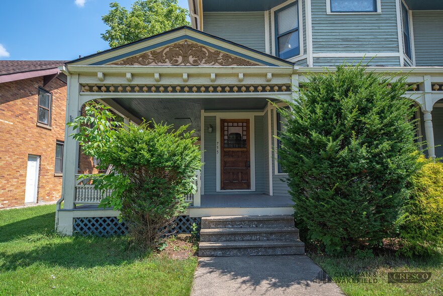 More Photos Of 755 Broadway Ave, Bedford Apartments For Sale