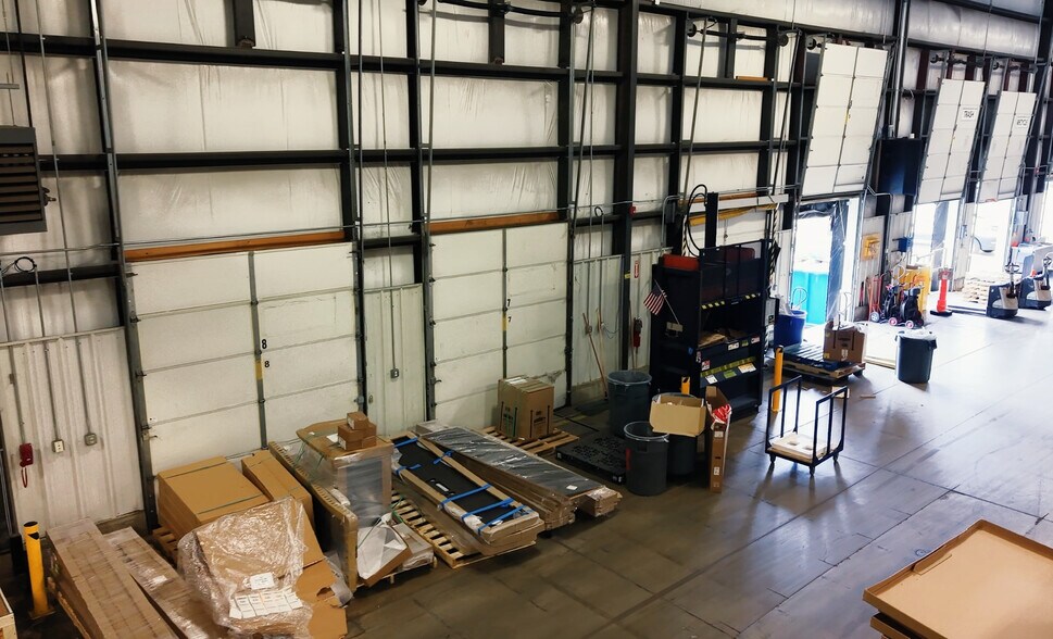 More Photos Of 2601 SE J St, Bentonville Warehouse For Lease