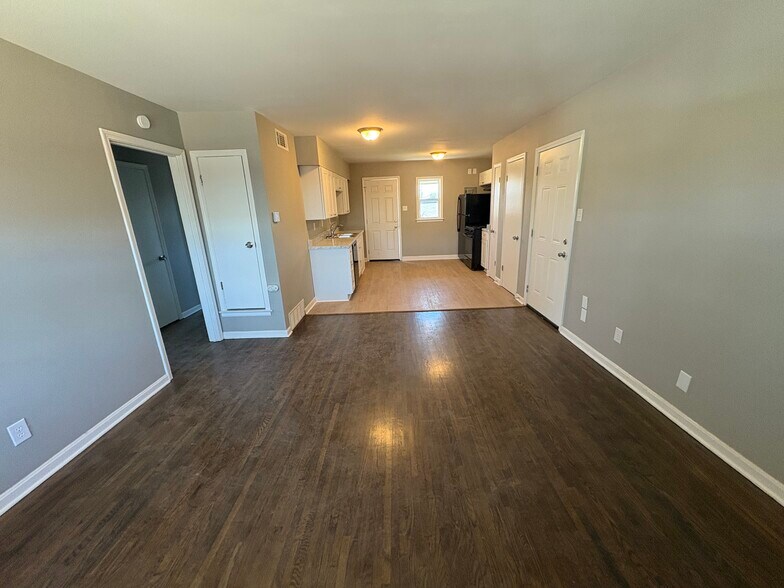 More Photos Of 4015 Summer Ave, Memphis Apartments For Sale