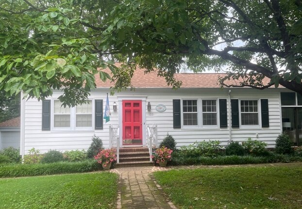 More Photos Of 109 Granite Ave, Richmond Office For Lease