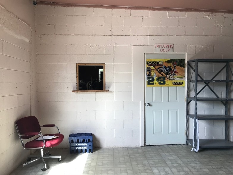 More Photos Of 12690 Pensamiento, San Elizario Convenience Store For Sale