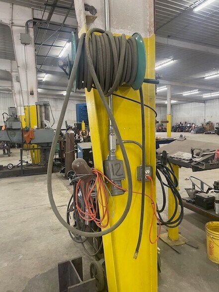 More Photos Of 23044 Honey Creek Rd, Sulphur Springs Distribution For Sale