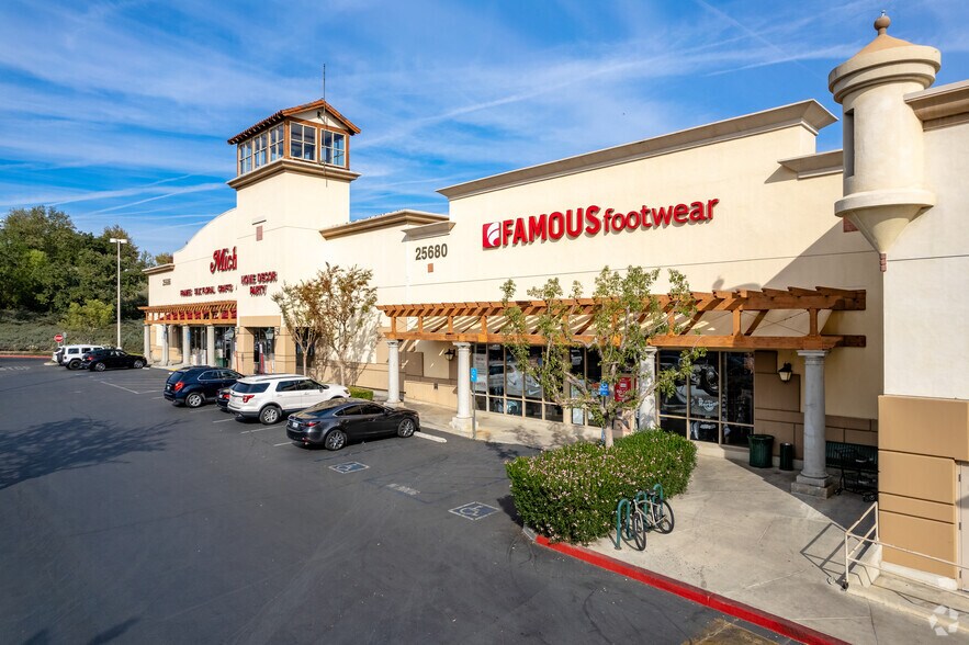 More Photos Of 25450 The Old Rd, Valencia Unknown For Lease