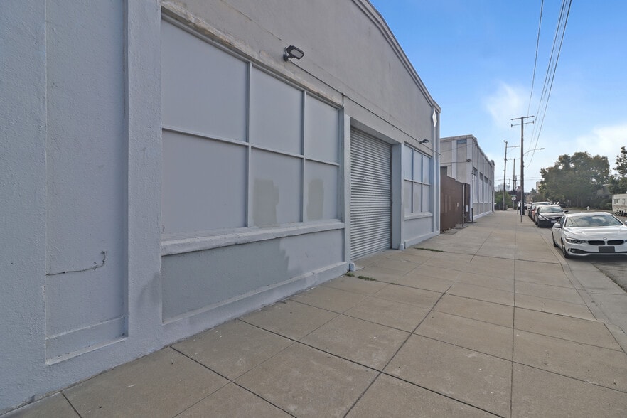 More Photos Of 1722 15th St, Oakland Warehouse For Lease