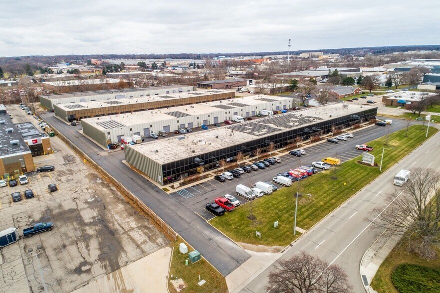 More Photos Of 3156 Roger B Chaffe, Grand Rapids Warehouse For Lease