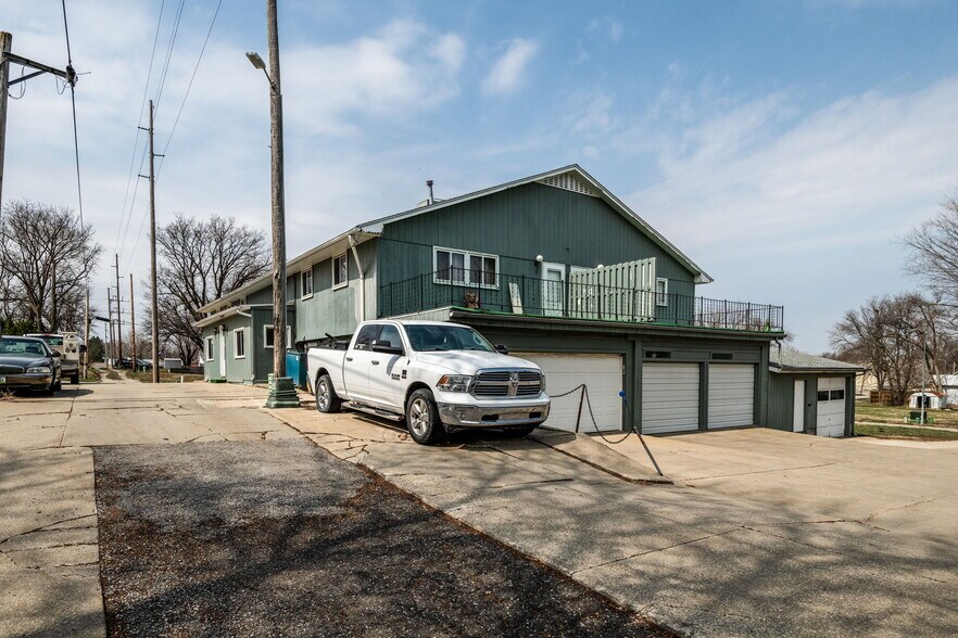 More Photos Of 812 6th St, Harlan Apartments For Sale