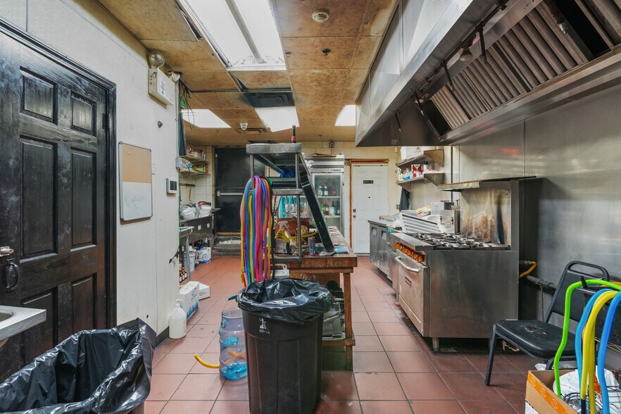 More Photos Of 727 Cranston St, Providence Bar For Sale