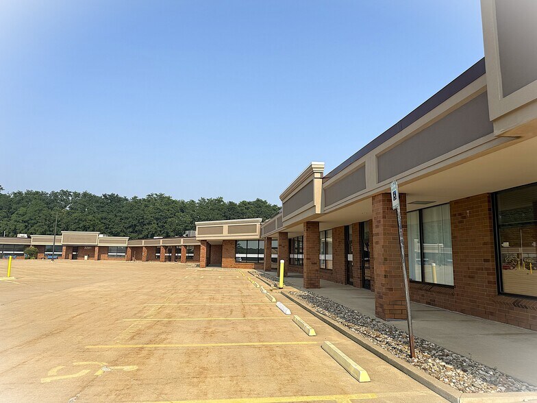 More Photos Of 3201-3301 Armar Dr, Marion Coworking Space