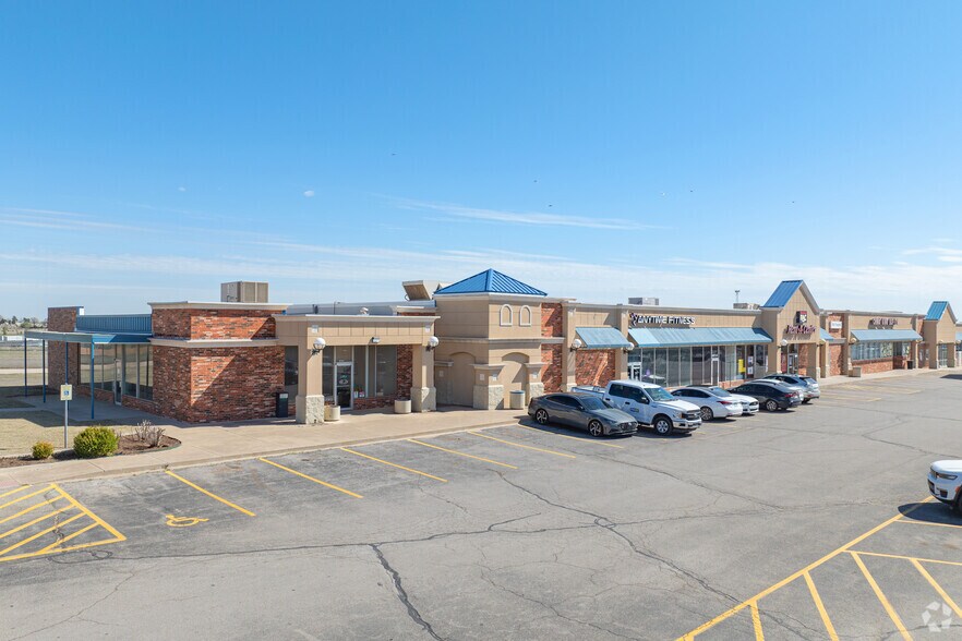 More Photos Of 1627-1629 E US Highway 66, El Reno Unknown For Lease