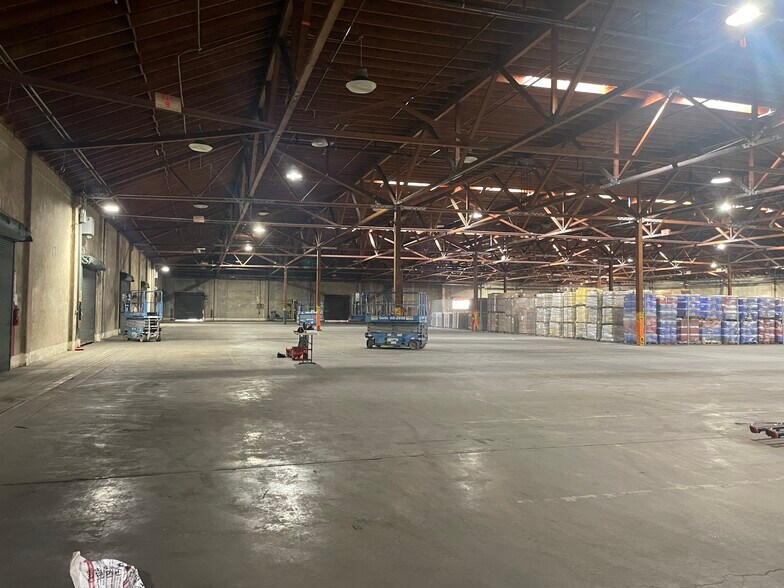 More Photos Of 7001 Eastside Rd, Anderson Warehouse For Lease