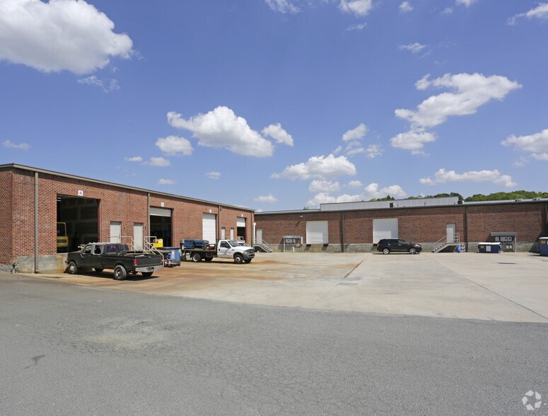 More Photos Of 140-164 Corporate Blvd, Indian Trail Flex For Lease