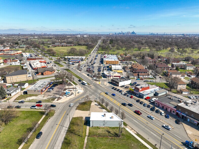 More Photos Of 10306 Dix, Dearborn Office For Sale