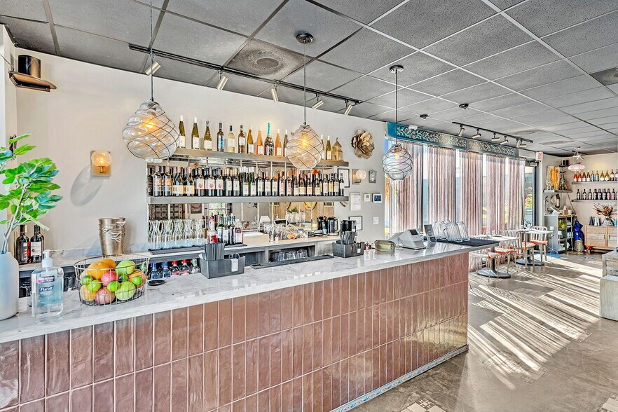 More Photos Of 20-30 NW 34th St, Miami Storefront Retail Office For Lease