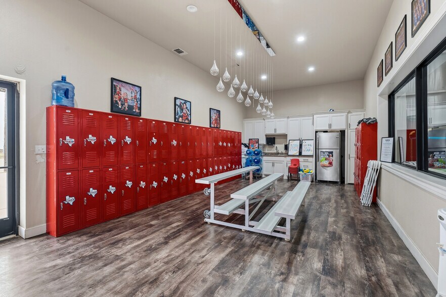 More Photos Of 5505 132nd st, Lubbock Industrial For Sale