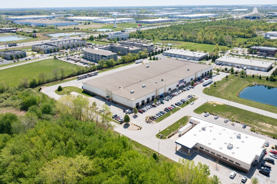 More Photos Of 927 N Emerson Ave, Greenwood Warehouse For Sale