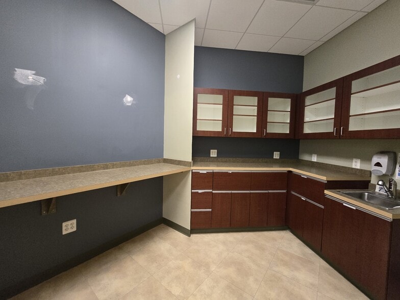 More Photos Of 525 Amherst St, Winchester Medical For Lease