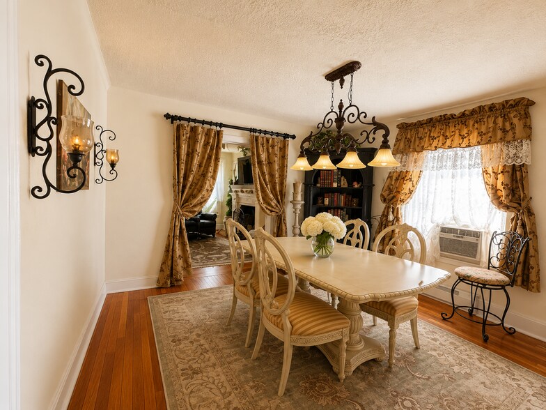 More Photos Of 15 West St, Lake George Hospitality For Sale
