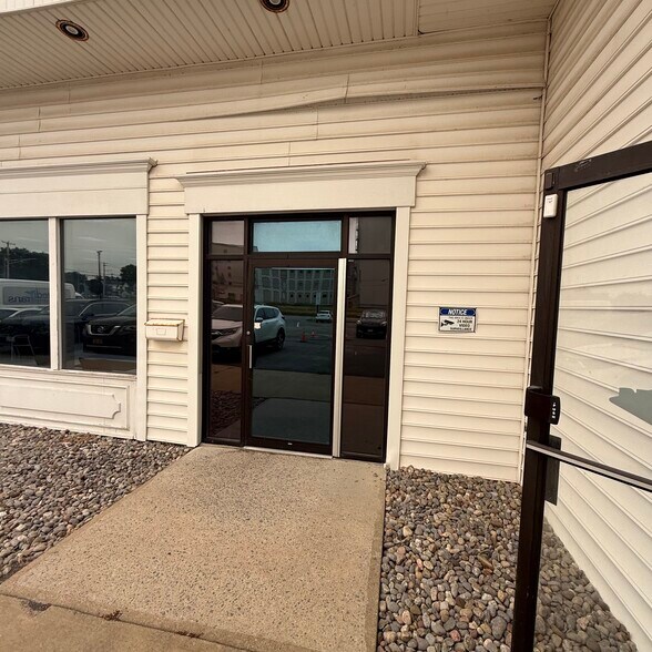 More Photos Of 2150 Oriskany St W, Utica Freestanding For Lease