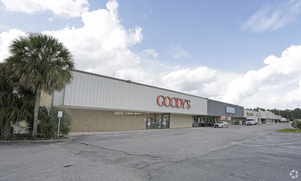 More Photos Of 817-837 S Walnut St, Starke Unknown For Lease