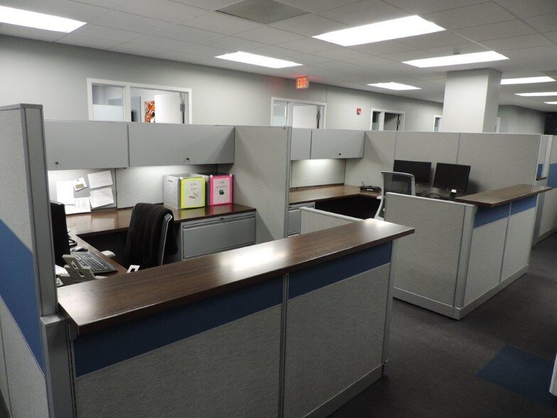 More Photos Of 10800 Financial Centre Pkwy, Little Rock Office For Lease