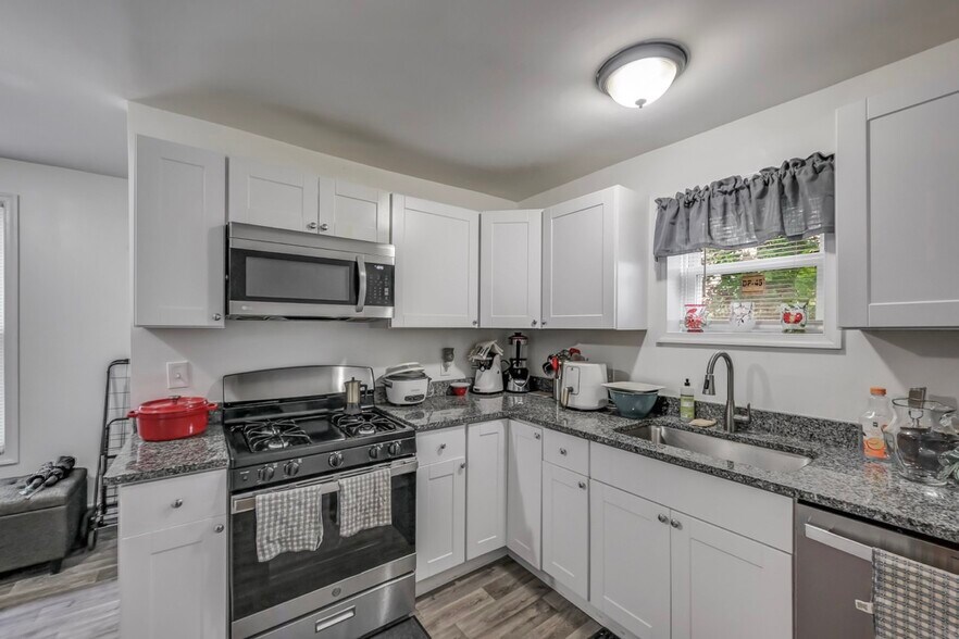 More Photos Of 317 S 10th Ave, Scranton Warehouse For Sale