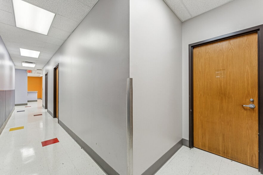 More Photos Of 1090 9th Ave SW, Bessemer Medical For Sale