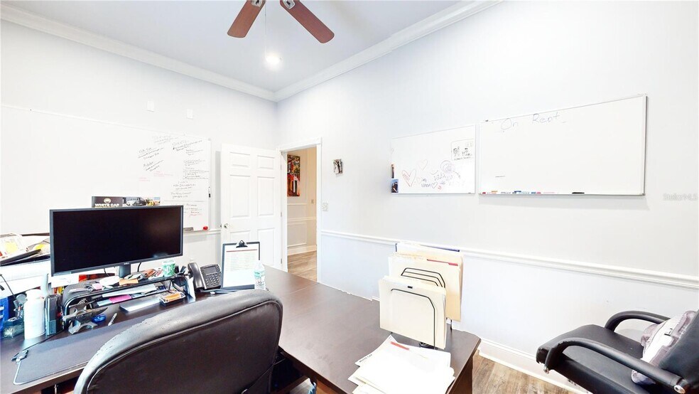 More Photos Of 209 E Badcock Blvd, Mulberry Office Residential For Lease