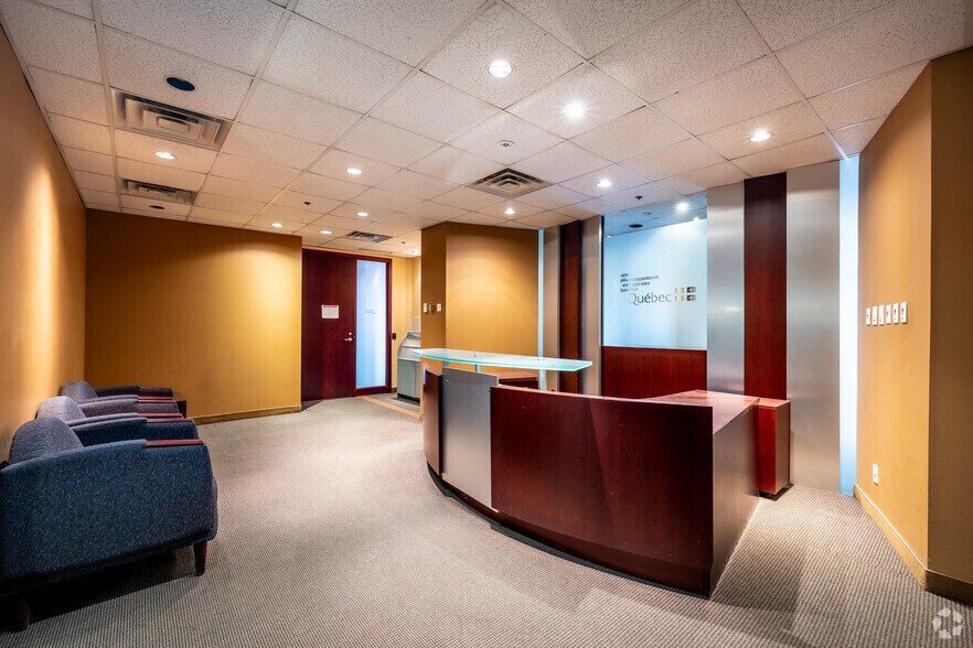 More Photos Of 215 Rue Saint-Jacques, Montréal Office For Lease