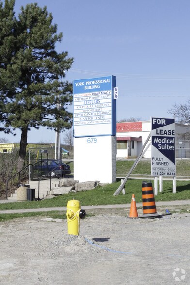 More Photos Of 679 Davis Dr, Newmarket Medical For Lease