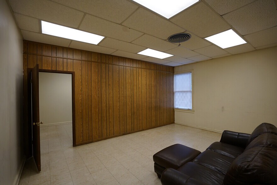 More Photos Of 4323 Primrose Rd, Columbus Religious Facility For Sale