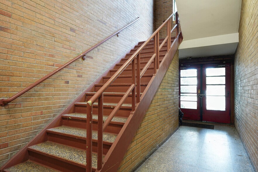 More Photos Of 302 21st St, Nitro Office Residential For Sale