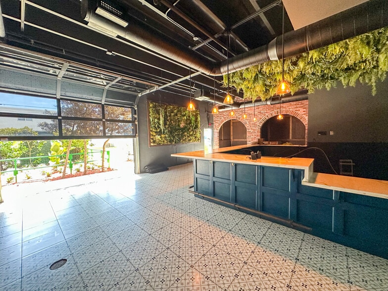 More Photos Of 702-706 NE 1st Ave, Fort Lauderdale Restaurant For Sale