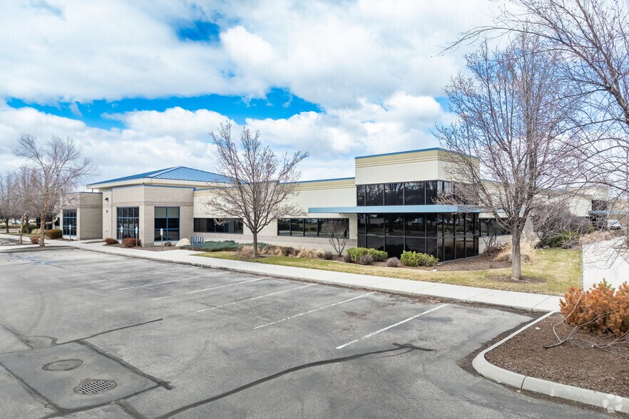 More Photos Of 2950 E Goldstone Way, Meridian Office For Sale