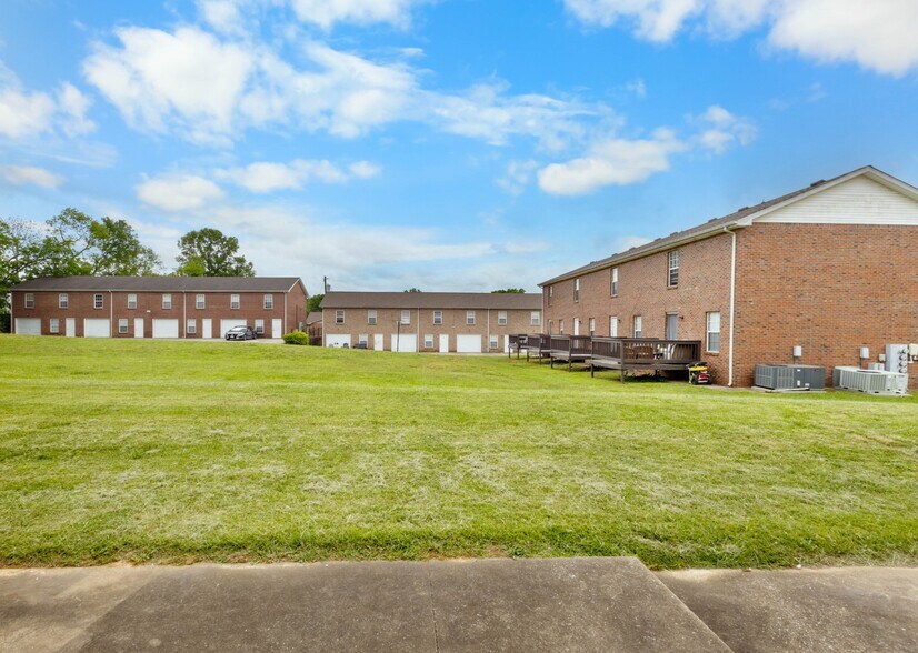 More Photos Of 2450 Caroline Dr, Clarksville Apartments For Sale