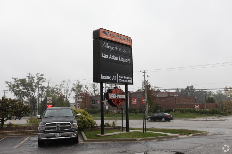 More Photos Of 2001 N Rand Rd, Palatine Unknown For Lease