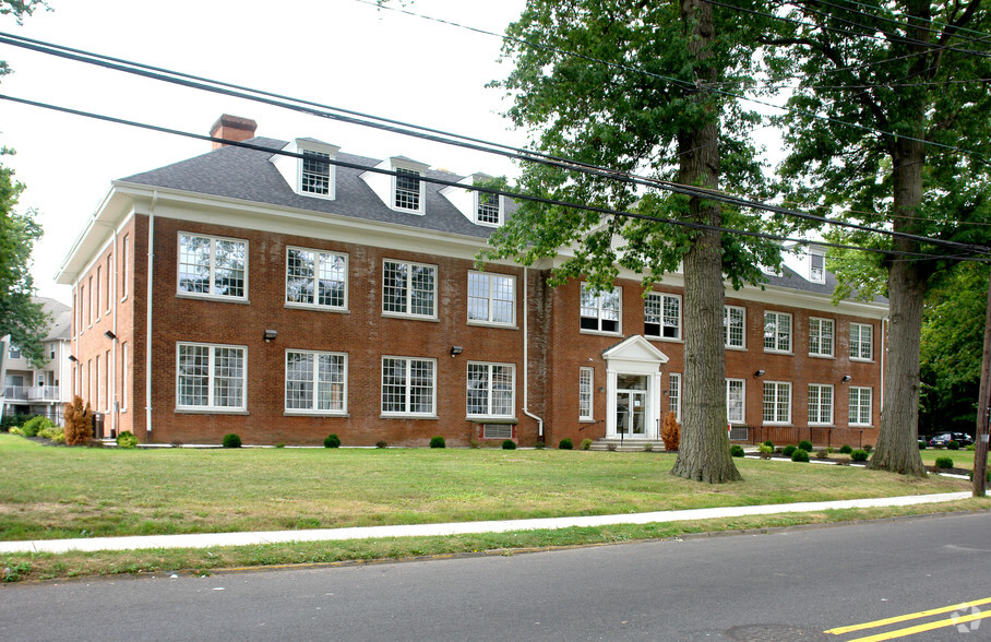 Primary Photo Of 40-60 Parker Rd, Elizabeth Medical For Lease