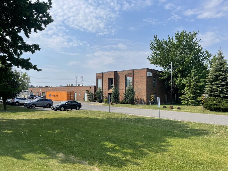 More Photos Of 2060 Walkley Rd, Ottawa Warehouse For Lease