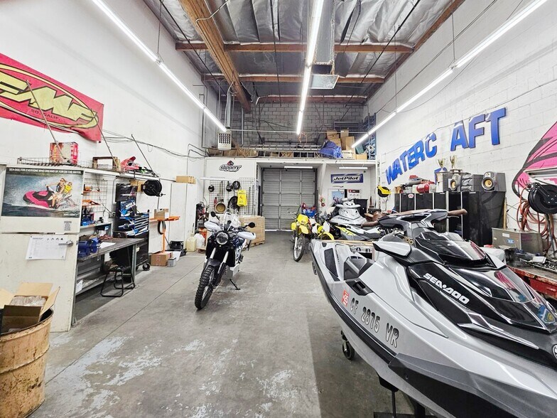 More Photos Of 32203 Castaic Rd, Castaic Freestanding For Lease