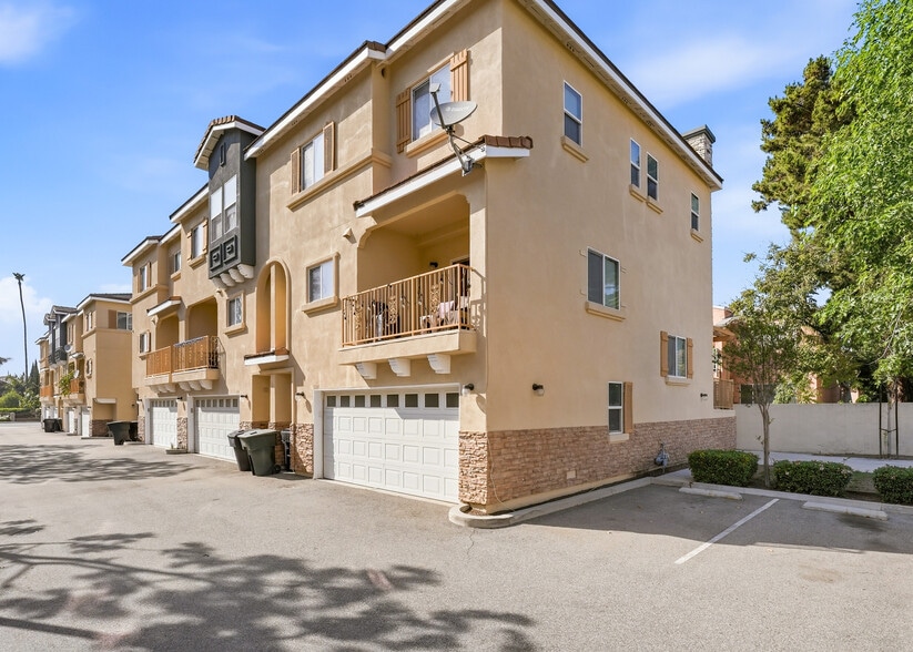 More Photos Of 670 S Magnolia Ave, Anaheim Apartments For Sale